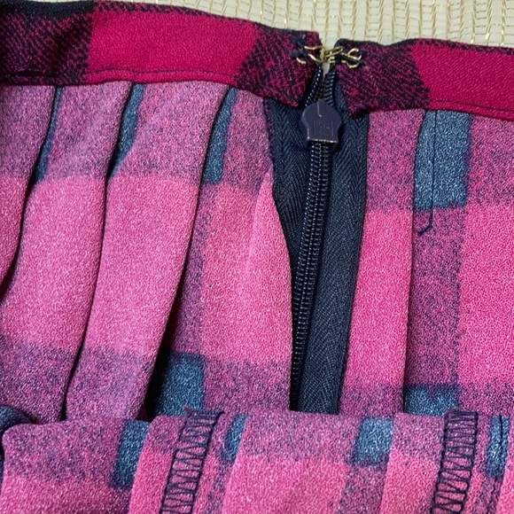 🎉HP🎉 Tommy Hilfiger Pleated Plaid Skirt - Picture 2 of 5